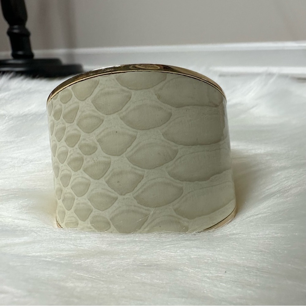 NWOT Henri Bendel Large Snakeskin Print Cuff Bracelet